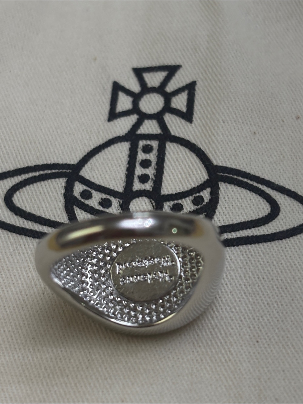 Vivienne Westwood Silver Dome Ring with Pearl-Like Center - Picture 3 of 6